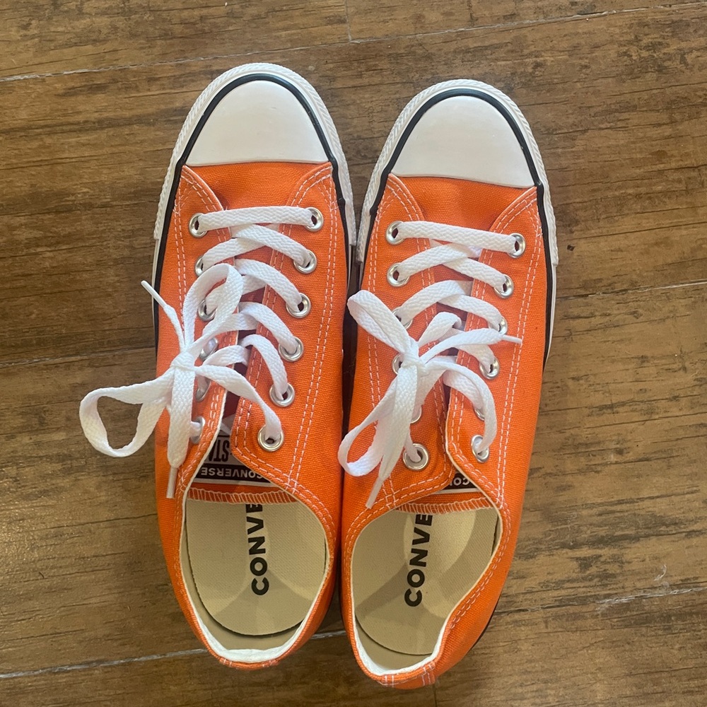 NWOT Converse Unisex Chuck Taylor All Star Bright Orange Sneakers